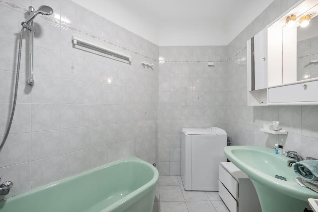 La Piscine - Bord De - Clim - Parking Inclus Petite Place *